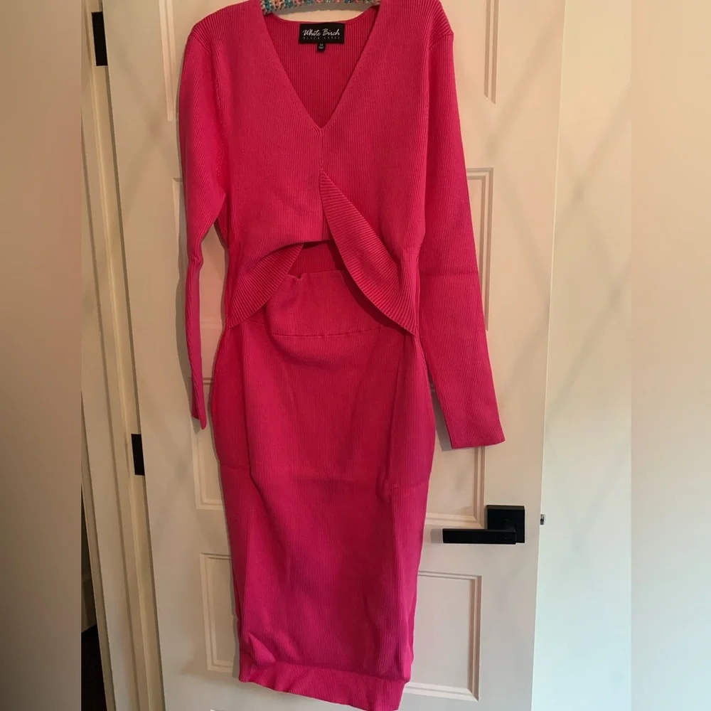 White Birch Ribbed Long Sleeve V-Neck Bodycon Dress with Front Cutout Detail - Picture 4 of 6